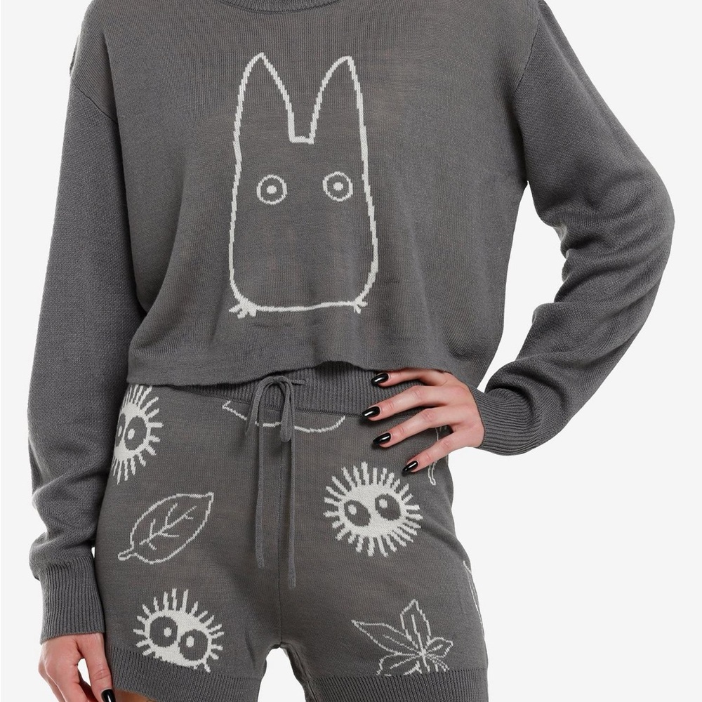 Her Universe Studio Ghibli® My Neighbor Totoro grey Lounge top 23” PTP - Picture 2 of 4